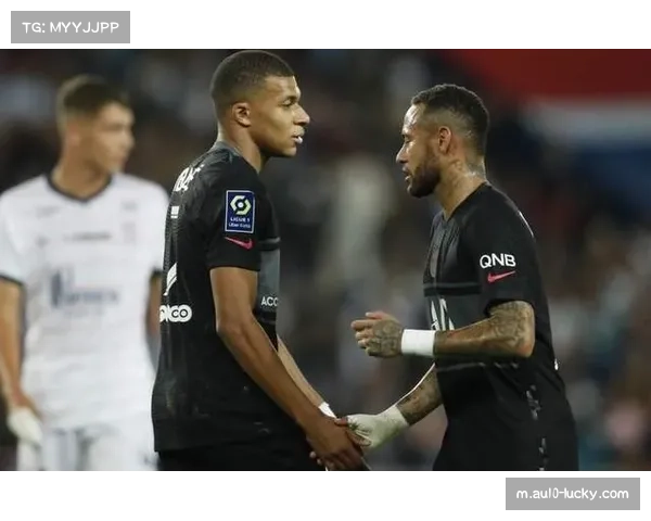 解析姆巴佩在皇马战术体系中的适应过程 他与维尼修斯的球权分配