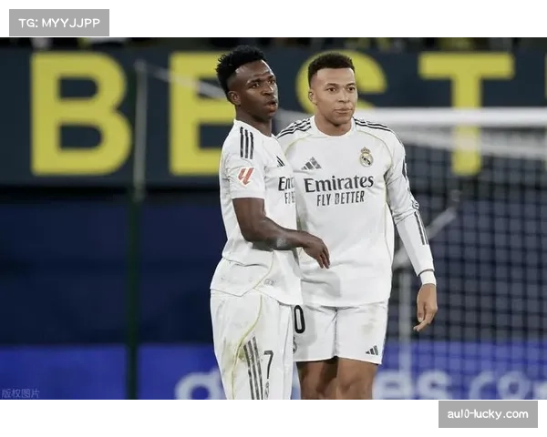 积分榜前四名分差逐渐拉大 巴萨皇马争冠呈白热化态势